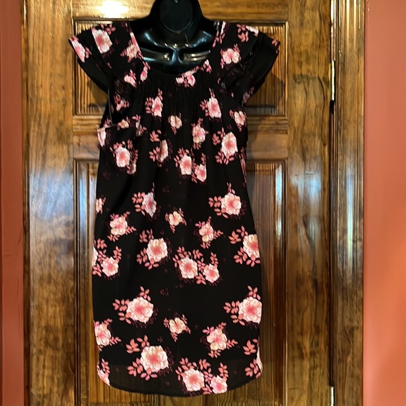 NWOT Ruffle Floral Hi Low Top - Picture 5 of 8